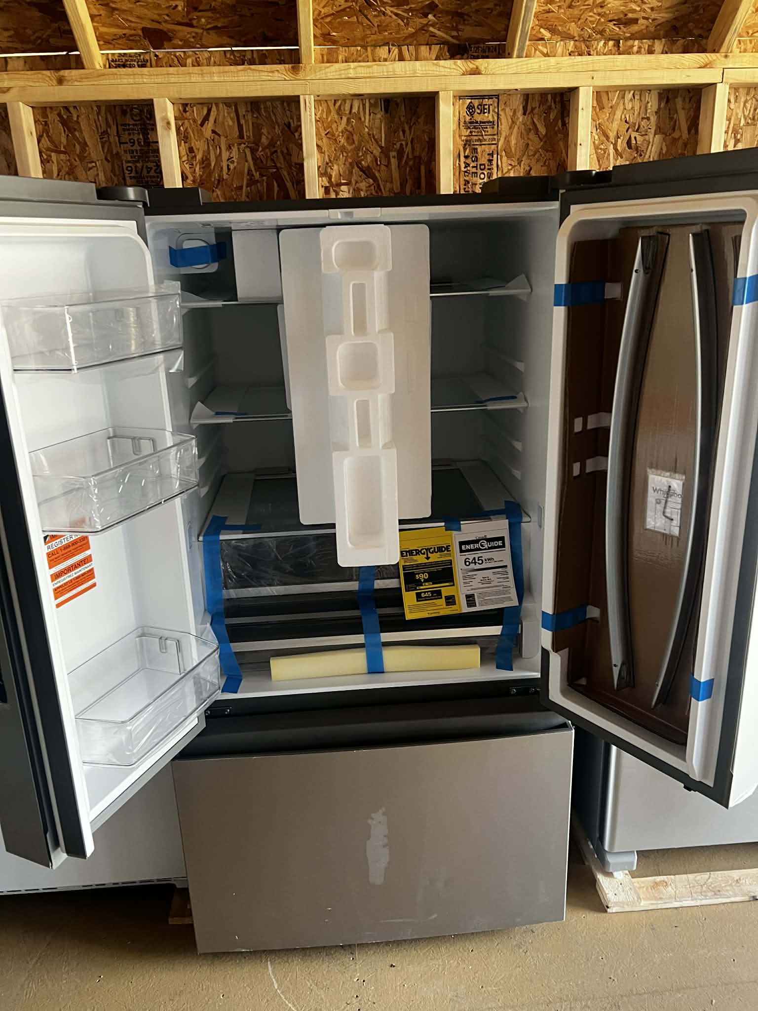 36-Inch French Door Refrigerator with Interior Water Dispenser - 31 cu. ft.